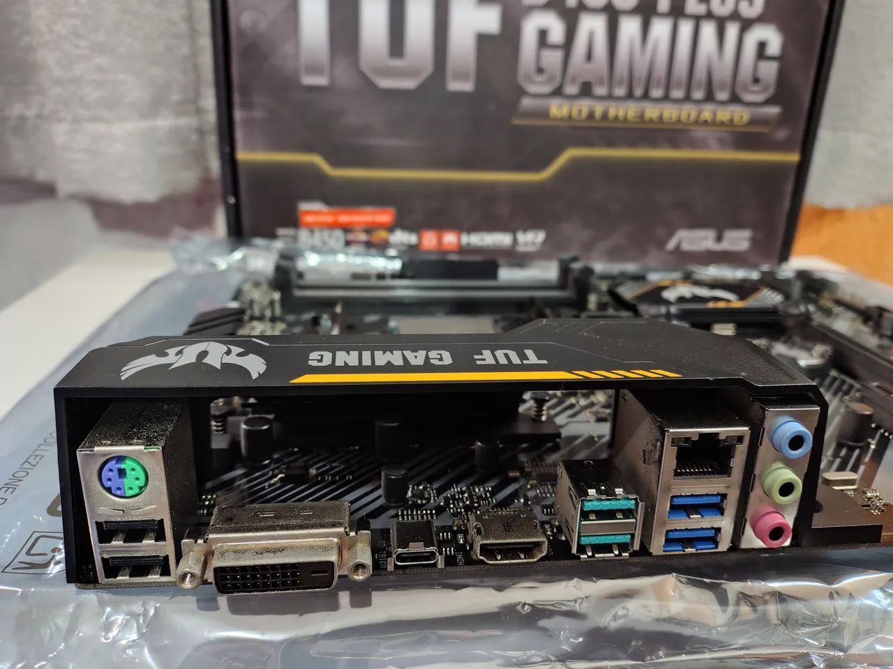 Placa mãe Asus ATX TUF B450 plus gaming com process Ryzen 7 2700X e cooler Wraith  Prism - Foto 4