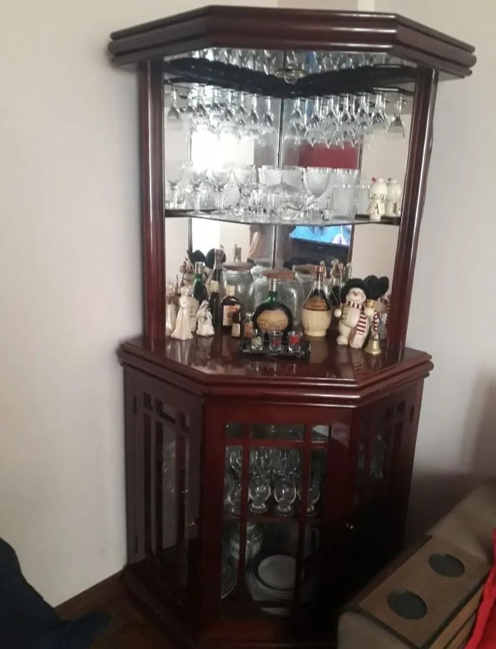 Barzinho em mogno