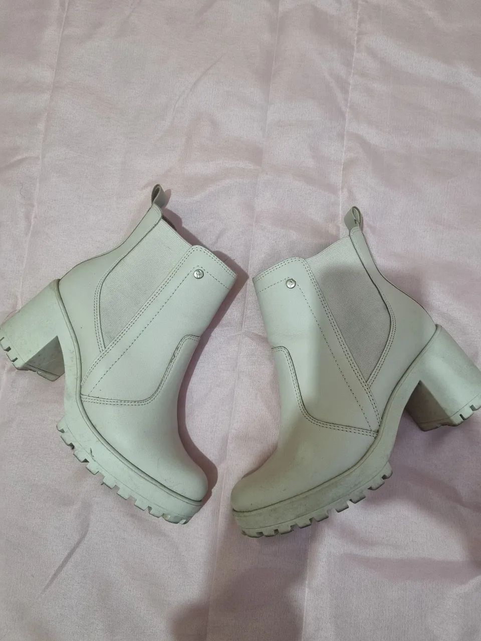 Vende-se Bota - Foto 2