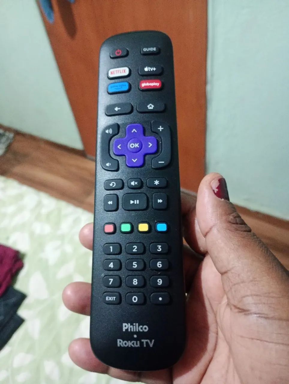 Vendo tv roku Philco 32 polegadas com controle  - Foto 3