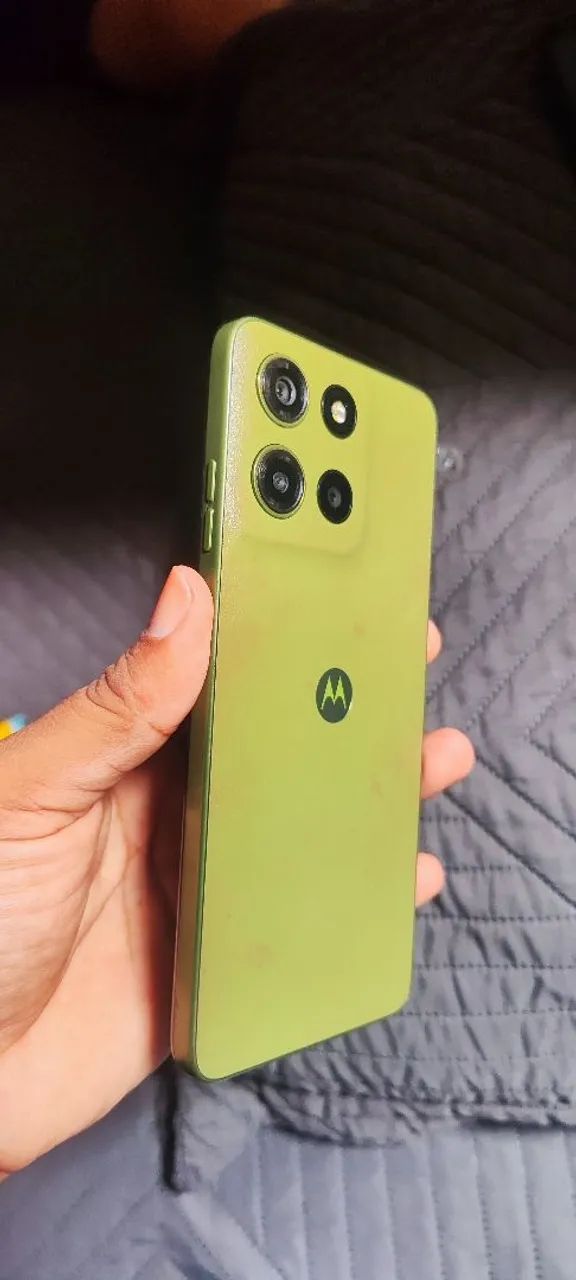 Vendo celular Motorola seminovo com nota fiscal 