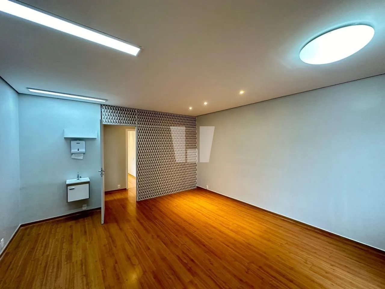 Sala impecável perto da Avenida Afonso Pena - Foto 2