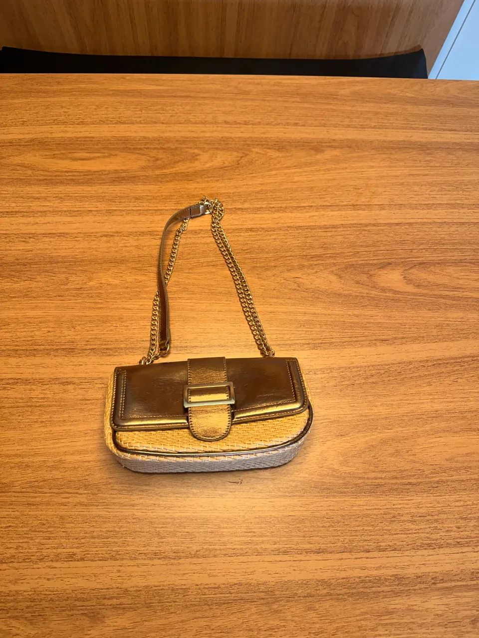 Bolsa dourada 