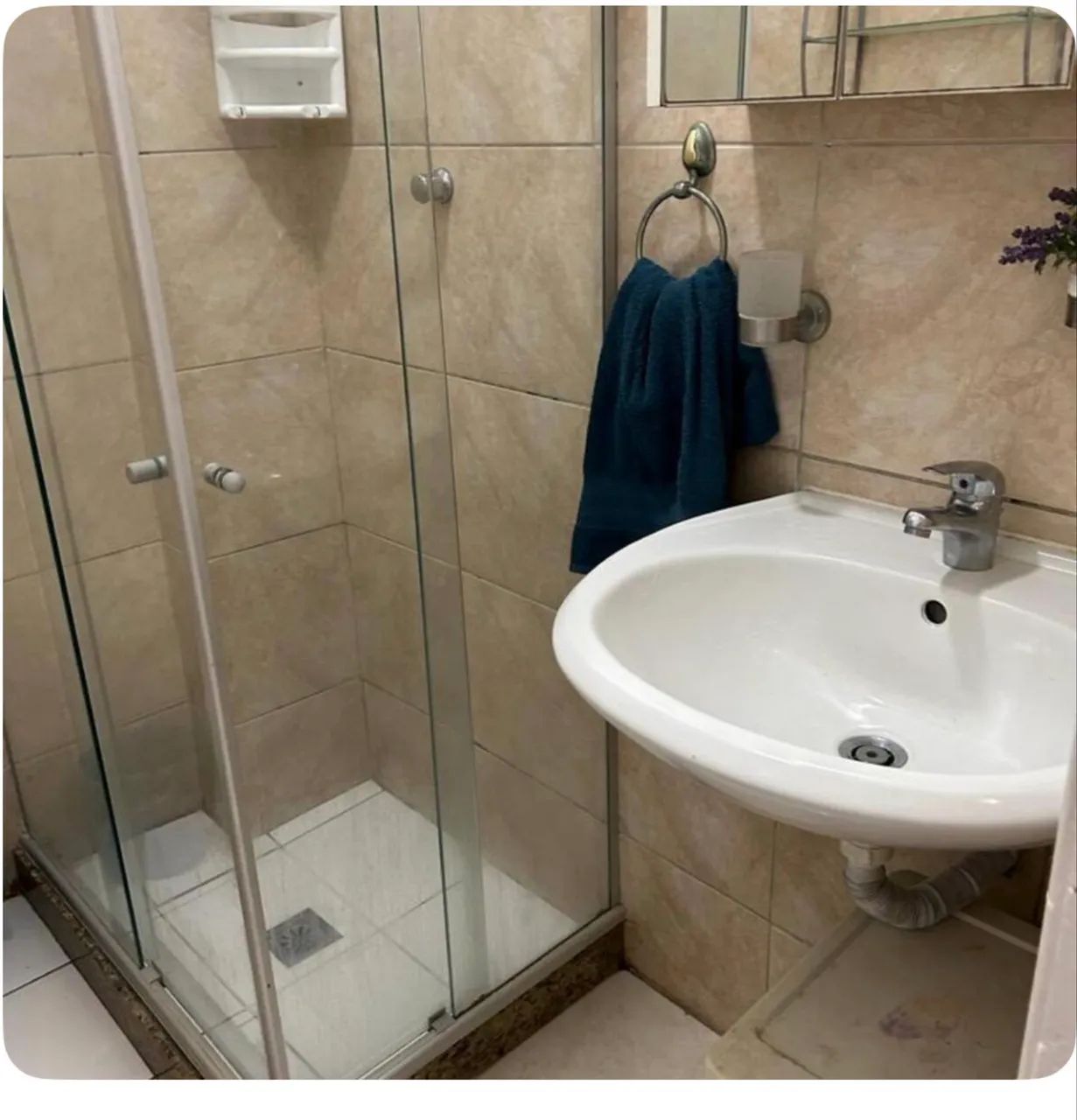 Alugo apartamento no coração de Copacabana a 200 metros da praia posto 5 - Foto 3