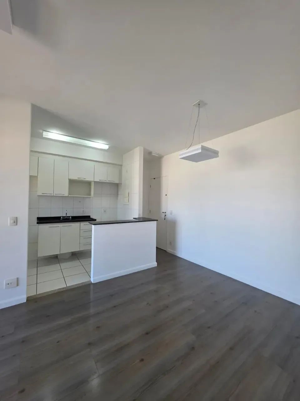 Apartamento 02 dormitórios com varanda gourmet - centro Alphaville - Foto 2