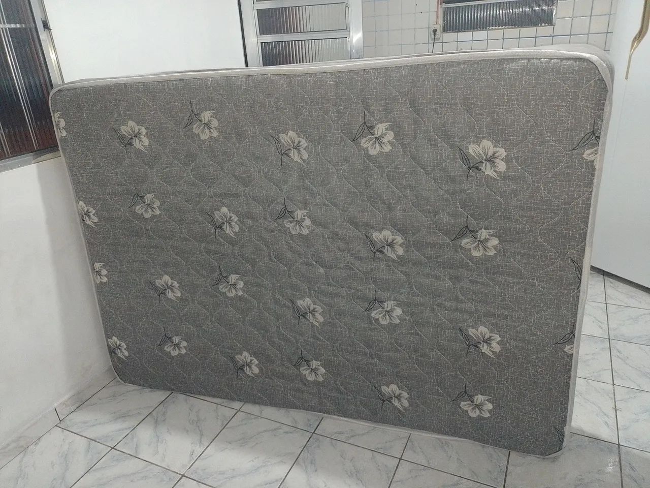 COLCHÃO SEMINOVO  - Foto 4