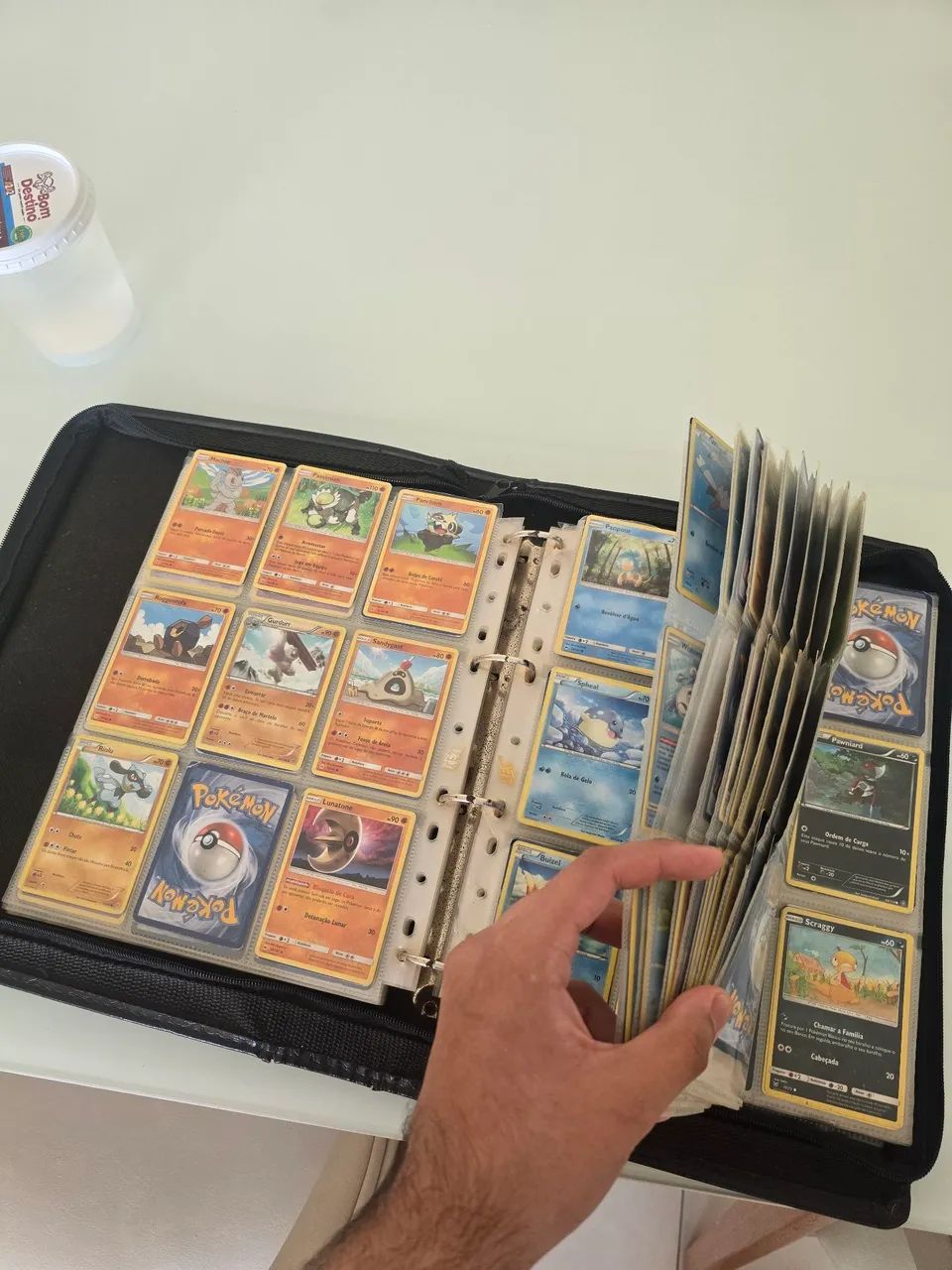 Pasta de com coleção de cartas pokemon  - Foto 2
