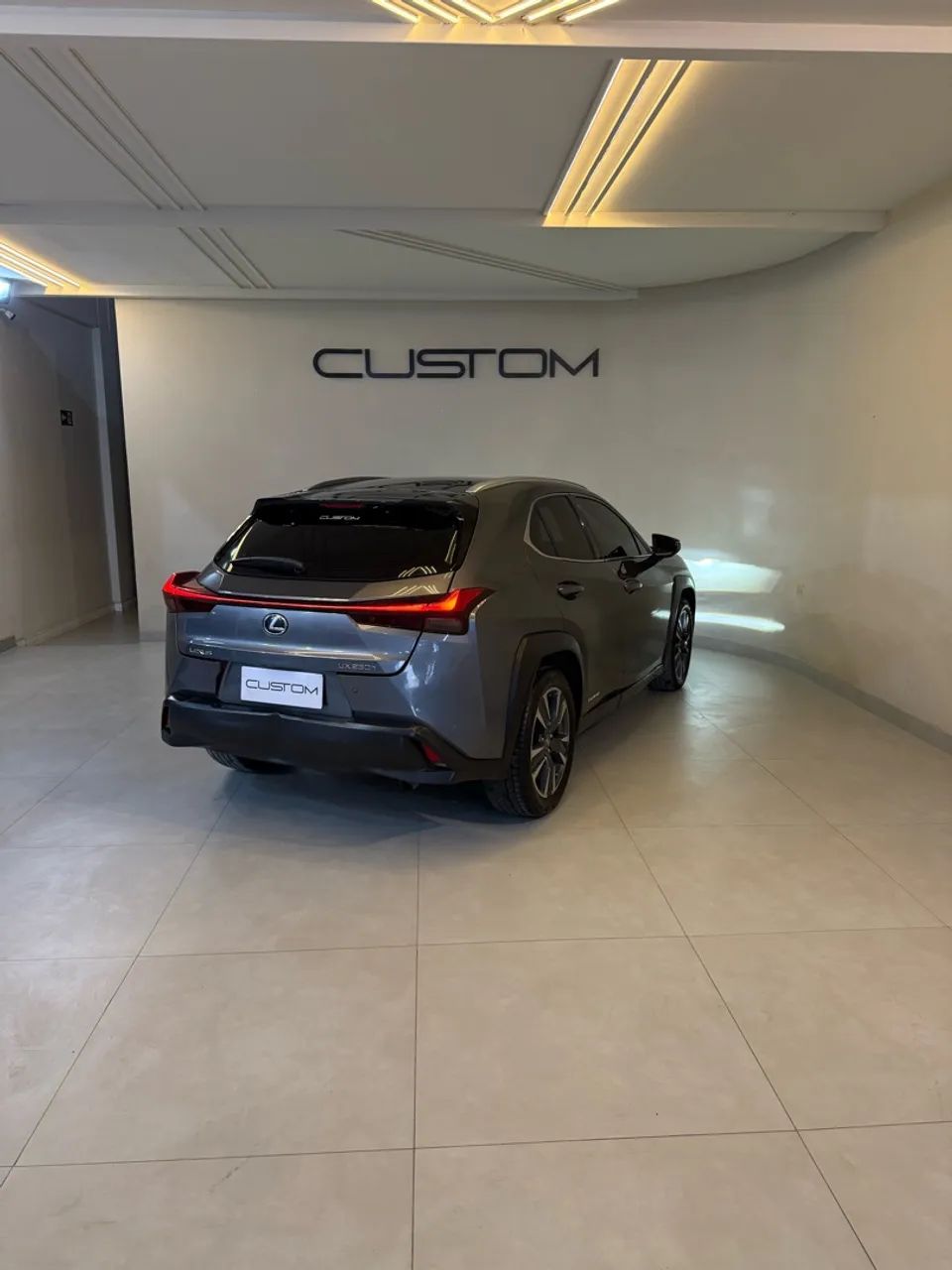 Lexus UX-250h Dynamic 2.0 16V Aut.(hybrid), foto 4 de 10