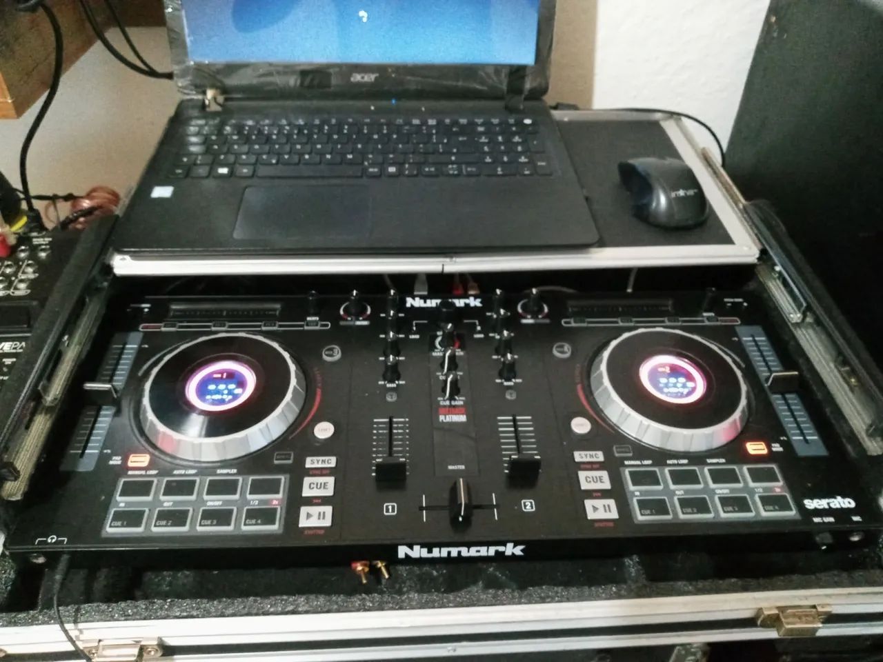 Controladora Numark mixtrack451035635427594240