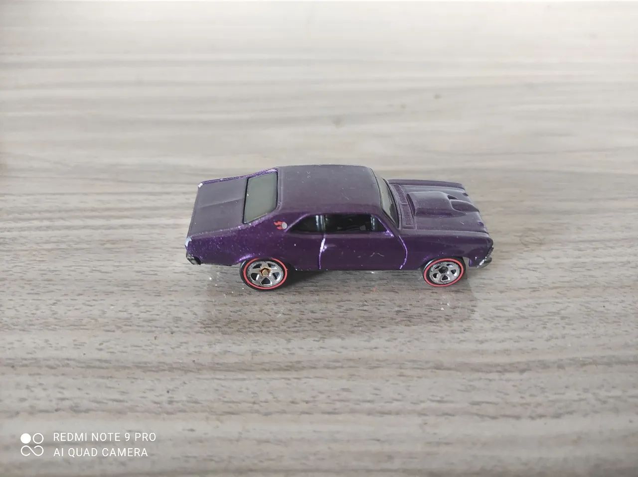 Hot Wheels '68 Chevy Nova 2006 Red Line - Foto 2