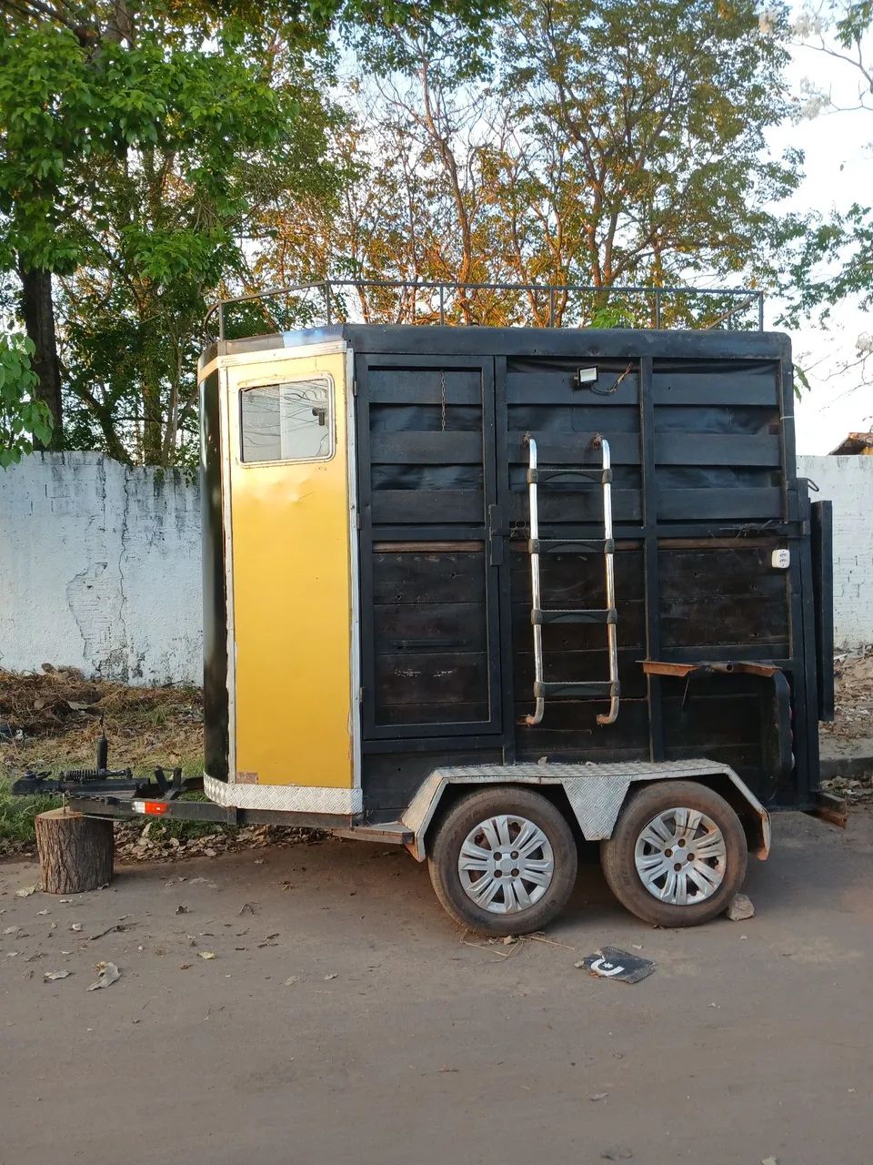 Vendo trailer para 2 cavalos  - Foto 3