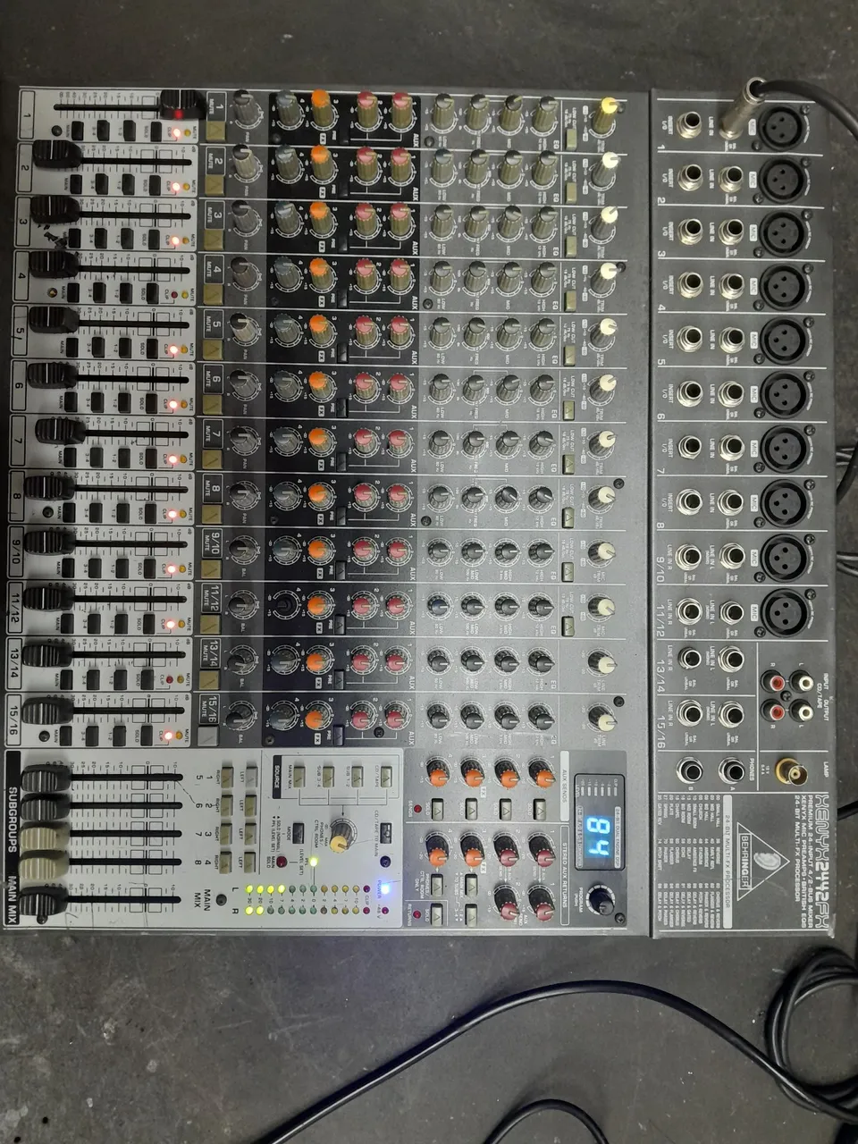 Mesa de Som Behringer Xenyx QX1002USB ? - Equipamentos e