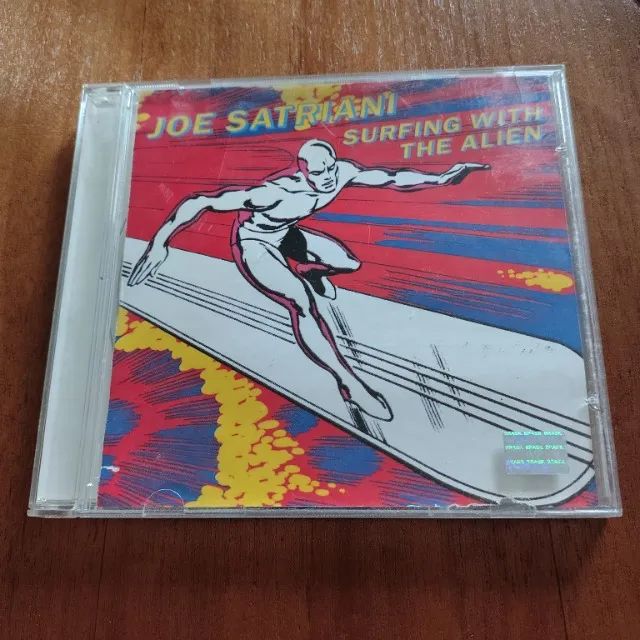 Cd Joe Santriani - Surfing With The Alien