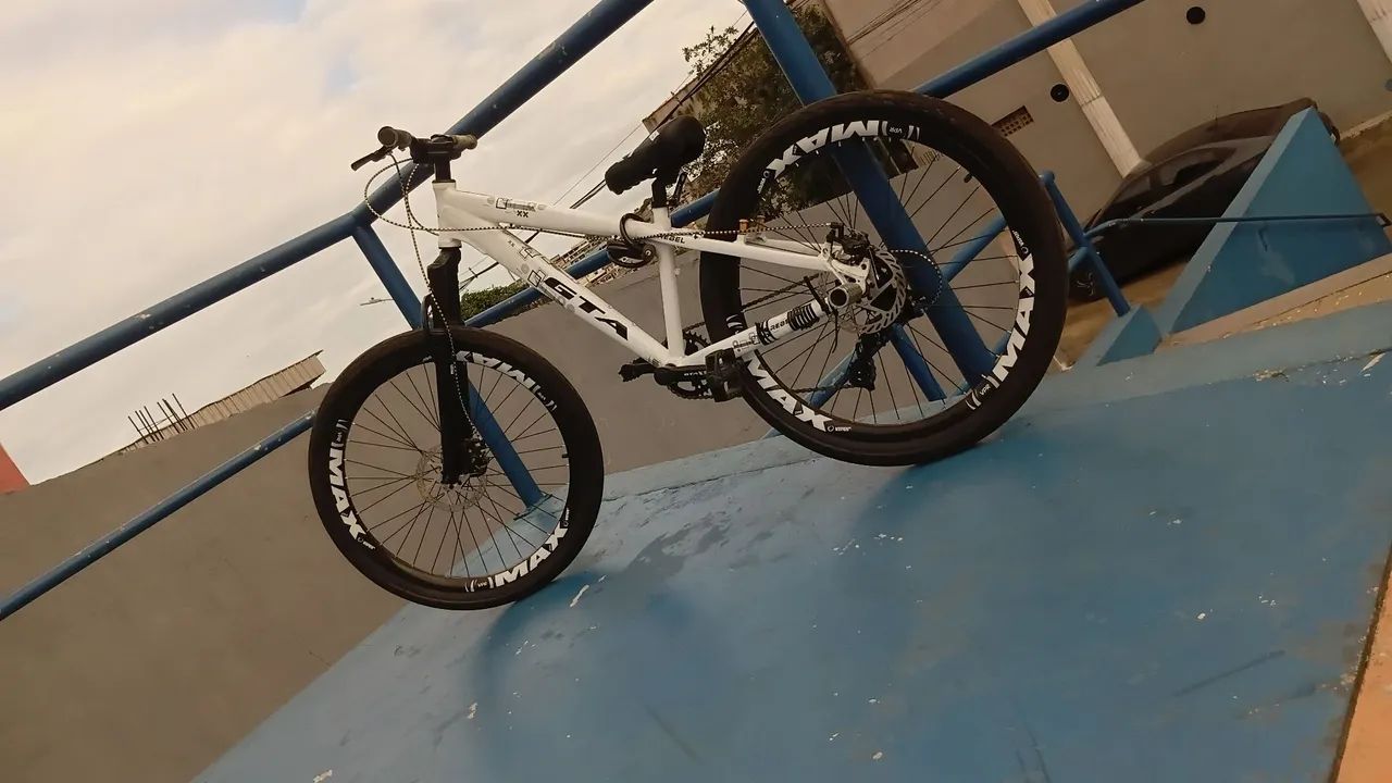 Bicicleta Gta Branca. - Foto 3