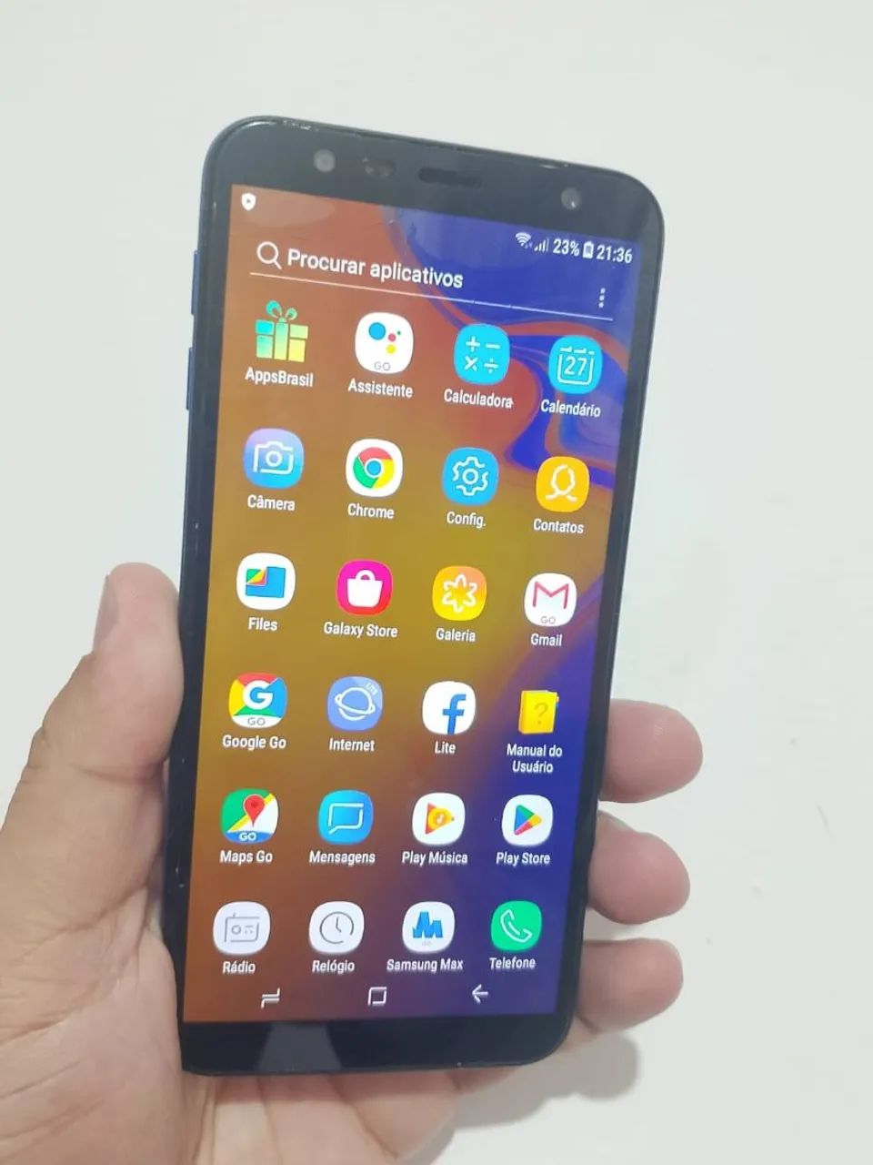 Samsung J4 Core básico 32 Gigas tem trincadinho mínimo mas tá com película nova - Foto 2