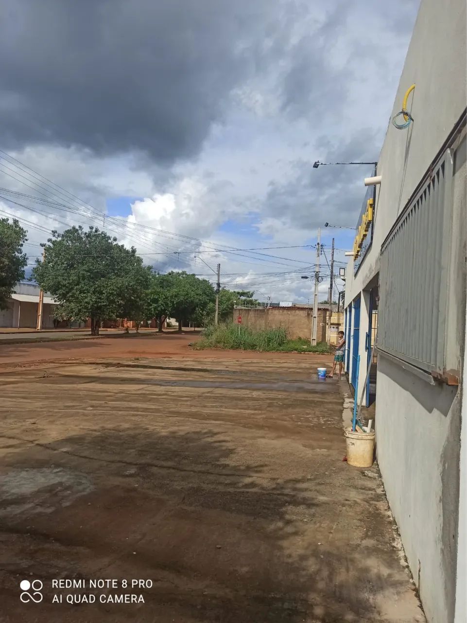 VENDE-SE GALPÃO COM ESCRITÓRIO GRANDE - 2 BANHEIROS - Foto 5
