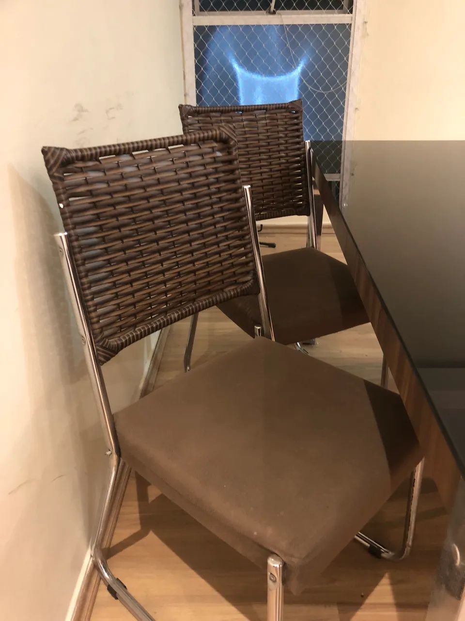 Mesa de vidro com 6 cadeiras - Foto 4