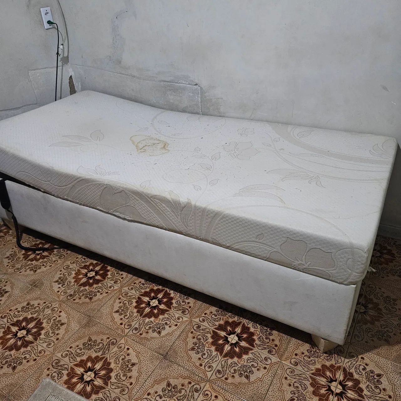 Vendo cama estilo hospitalar