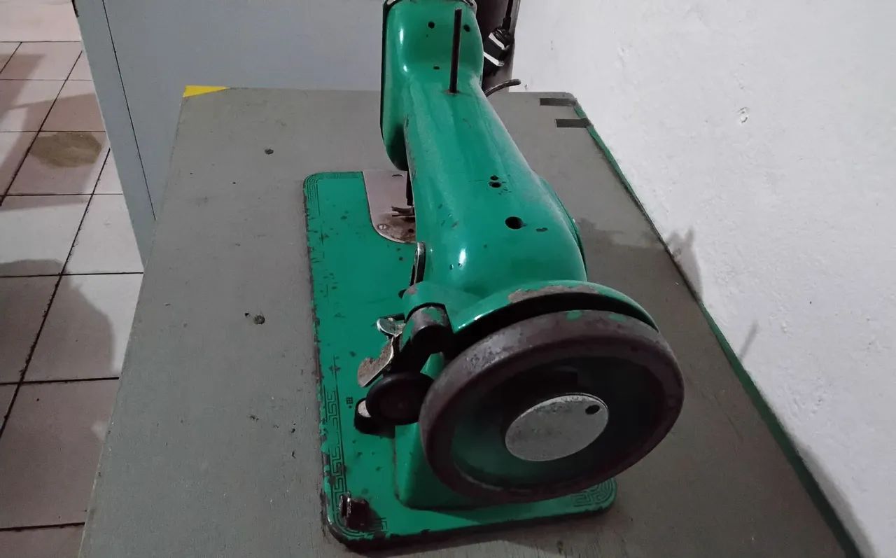 Máquina de costura vigorelle 