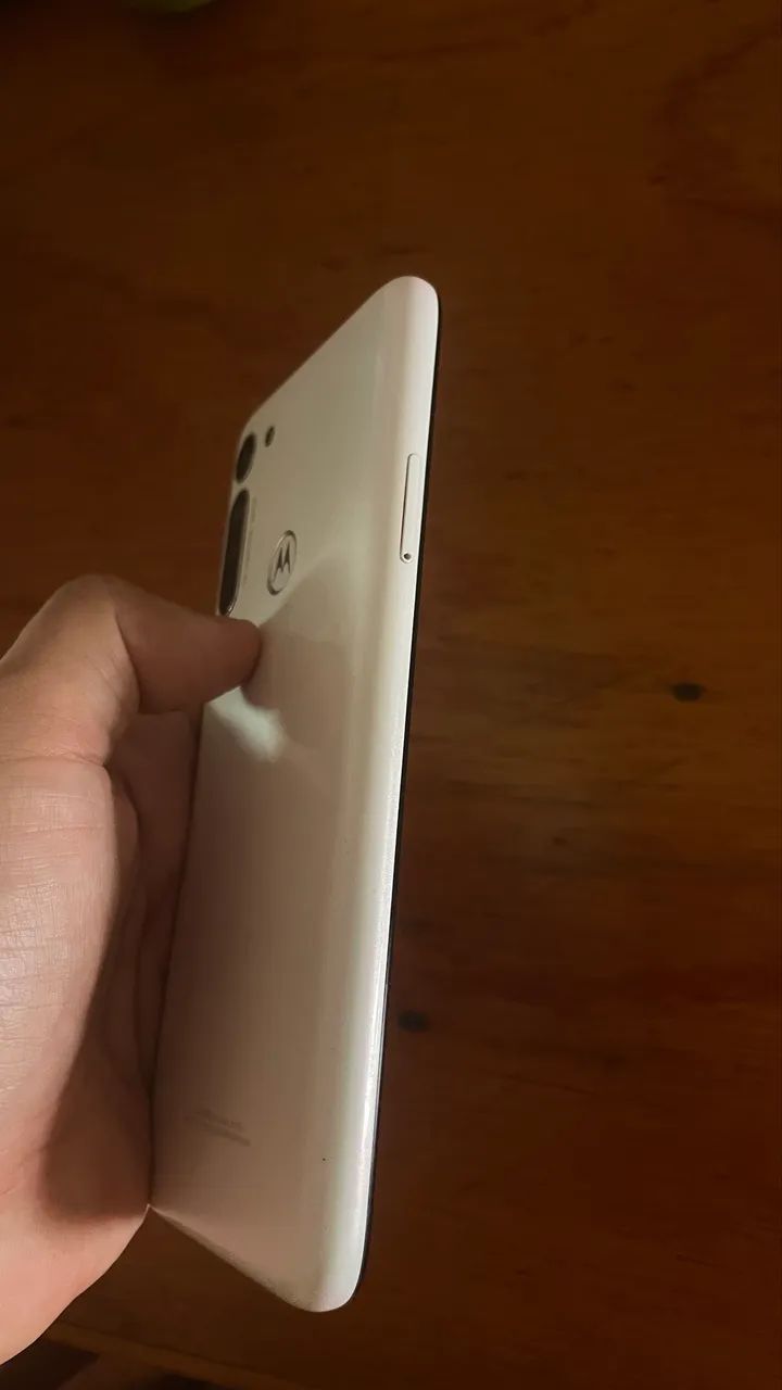 Celular Moto G8 (64GB)