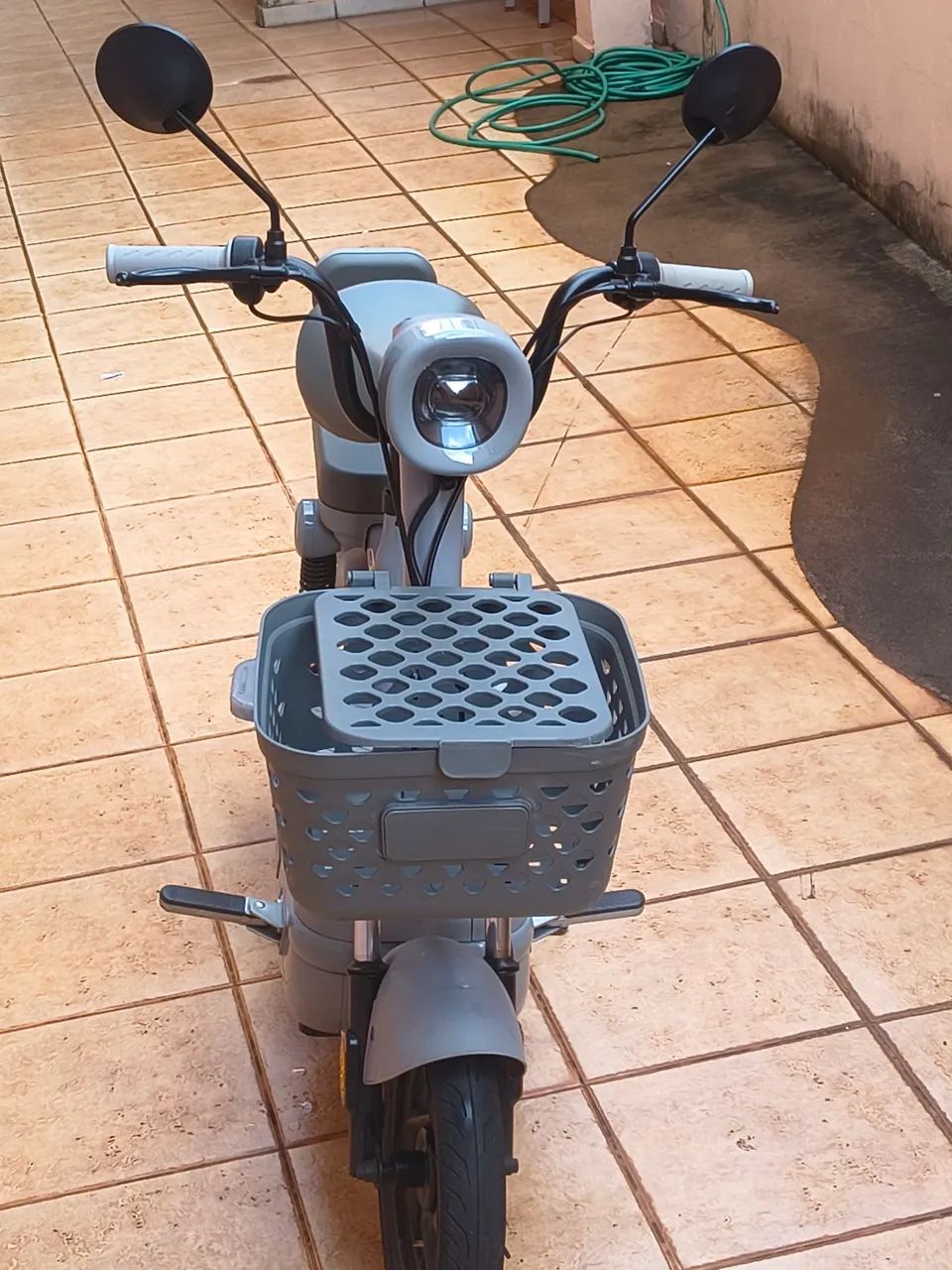 Scooter elétrica Zilla Cinza - Foto 2
