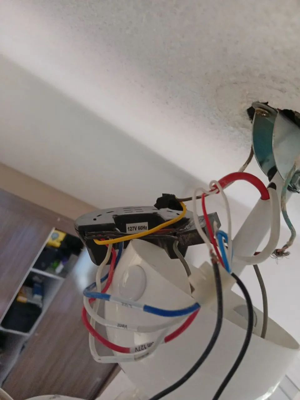Eletricista, marido de aluguel  - Foto 2