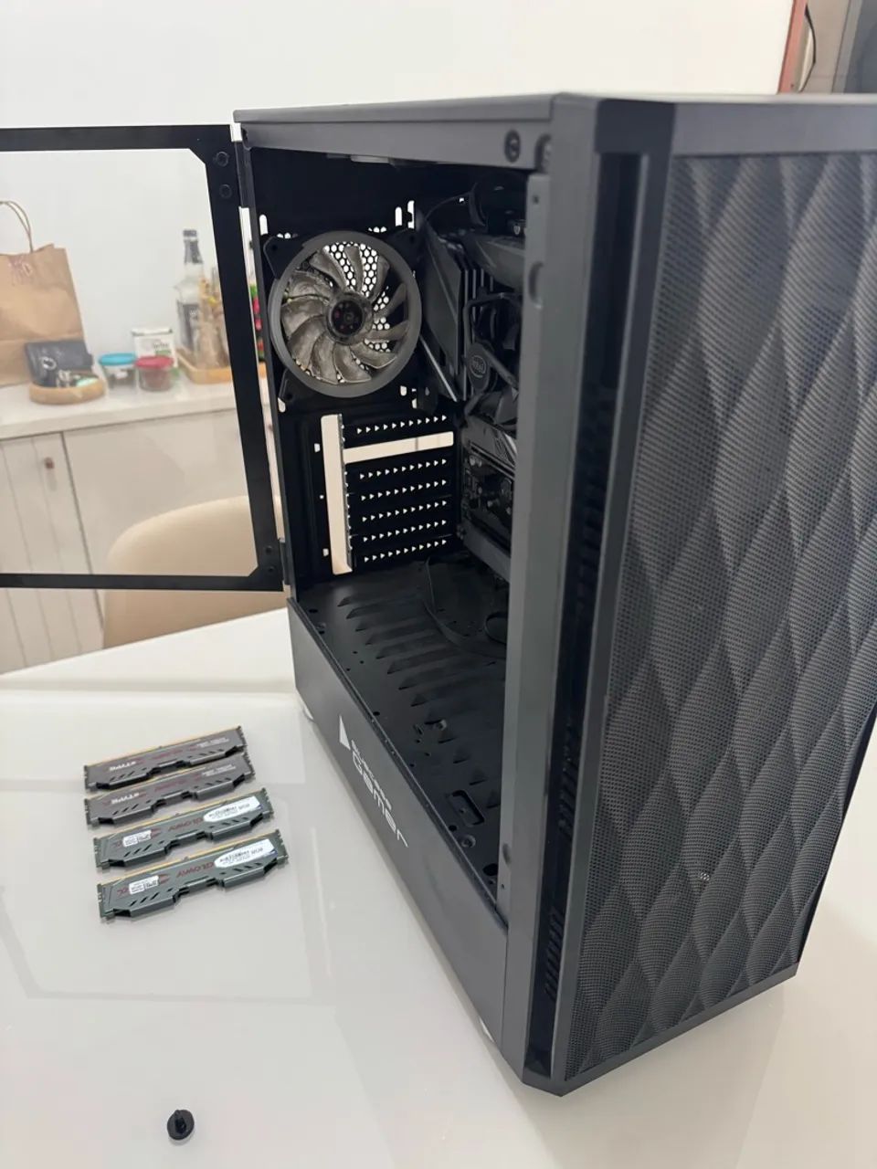 PC i7 10700F + Z590 + 32GB DDR4 (sem SSD e sem placa de vídeo) - Foto 2