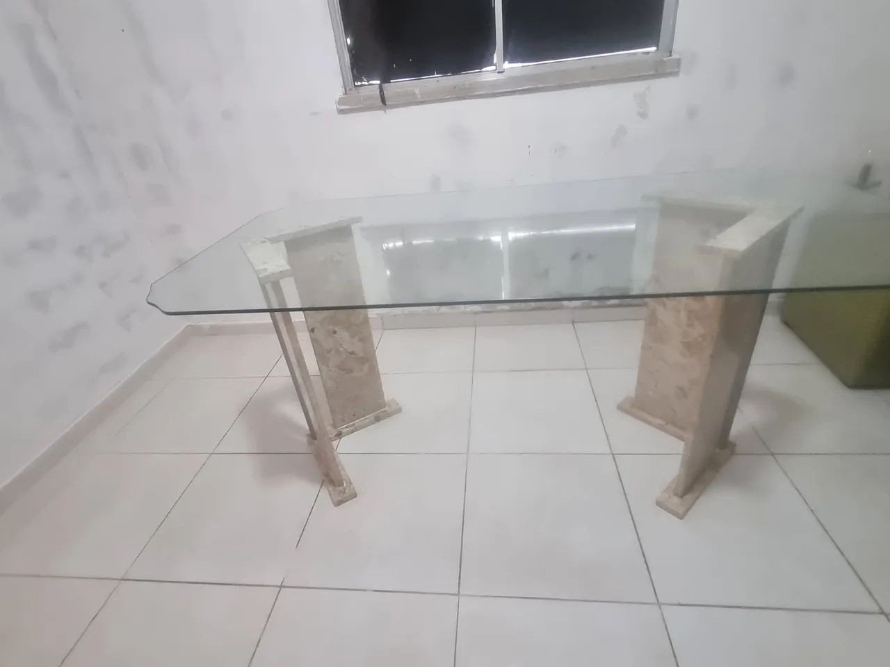 MESA COM PERNAS DE MÁRMORES  - Foto 2