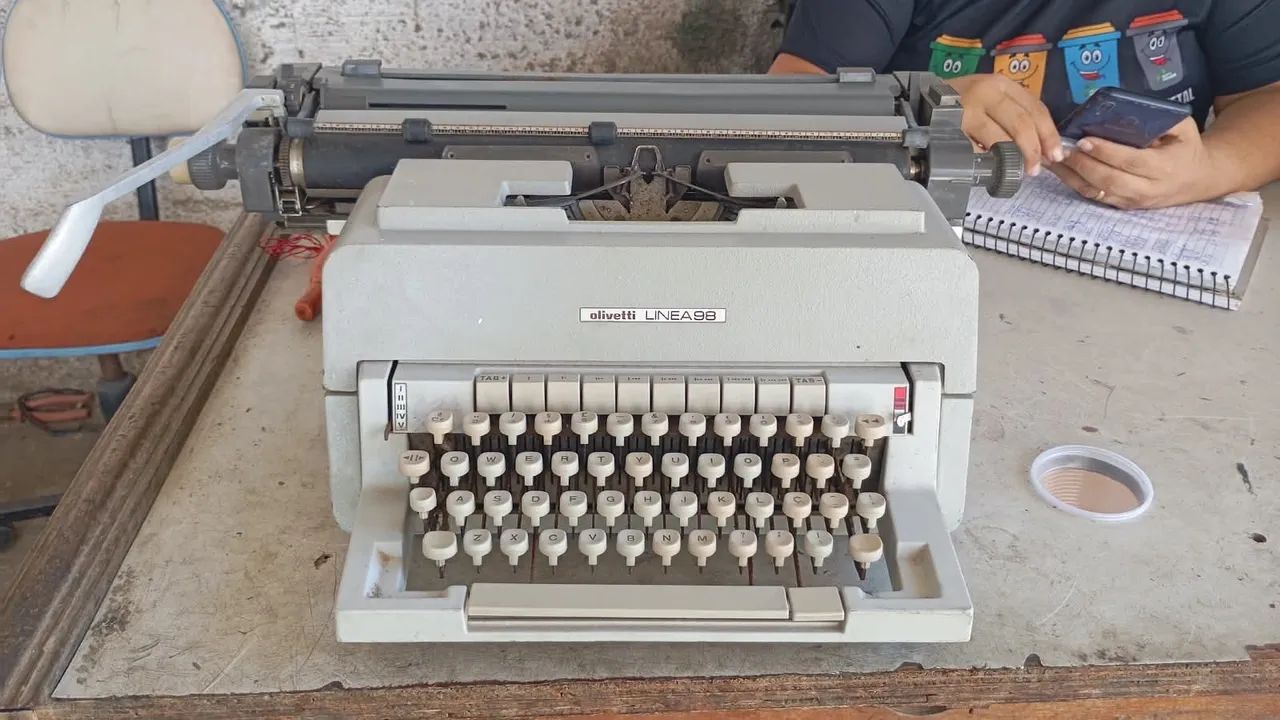 Máquina de Escrever Antiga - Foto 3