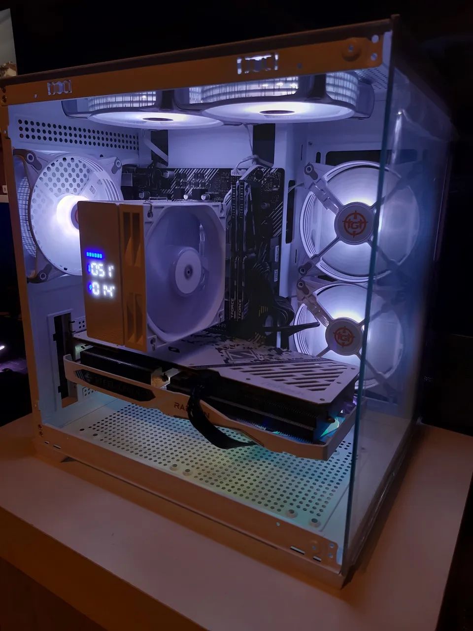 PC Gamer White