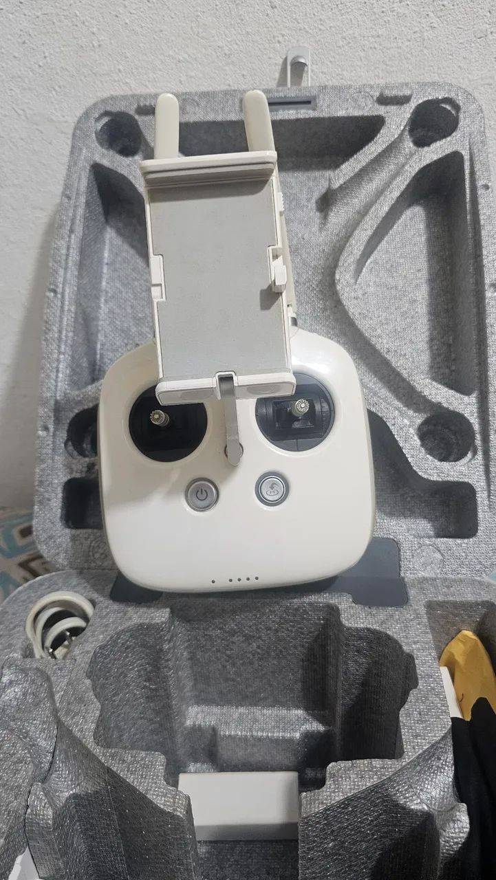 Drone DJI Phanto 4 - Foto 4