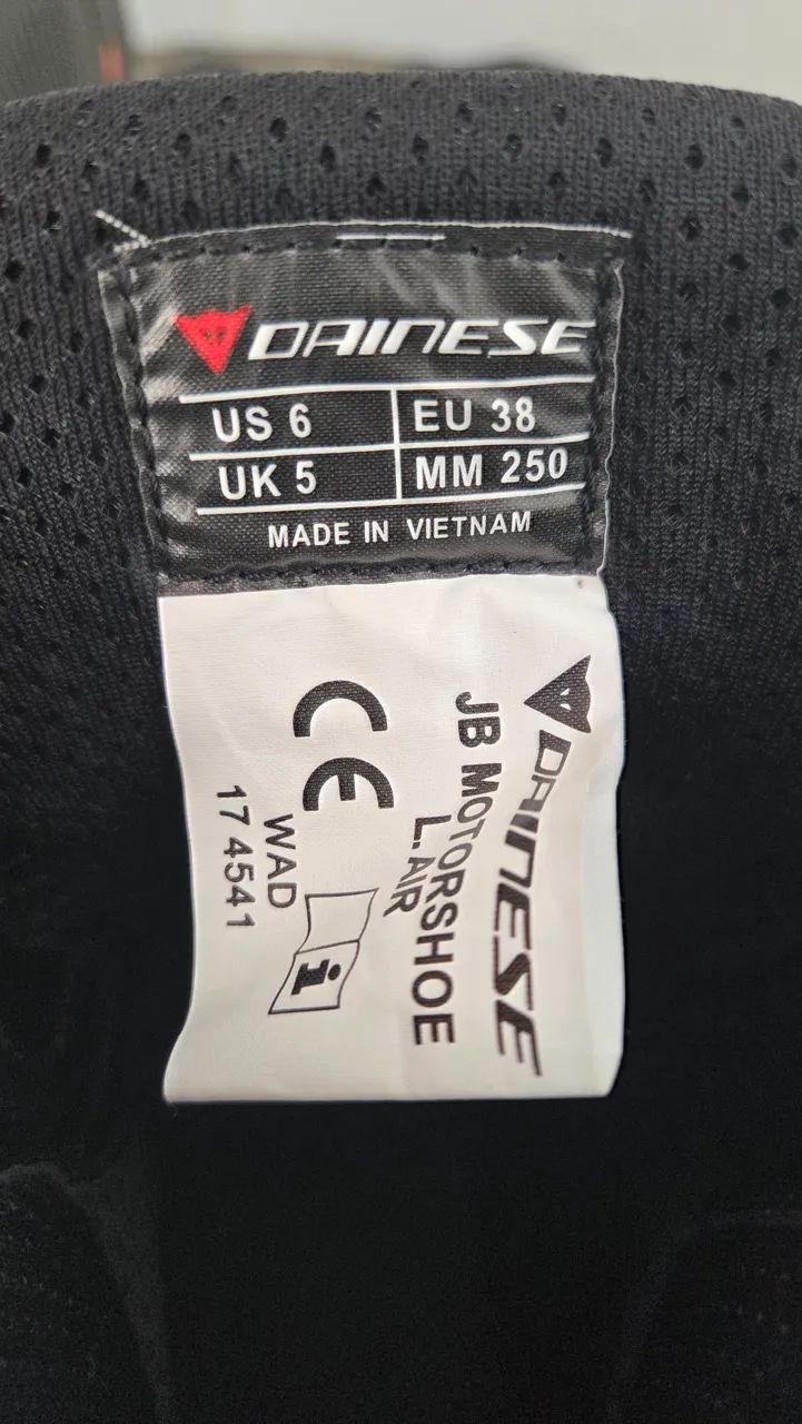 BOTA DAINESE 