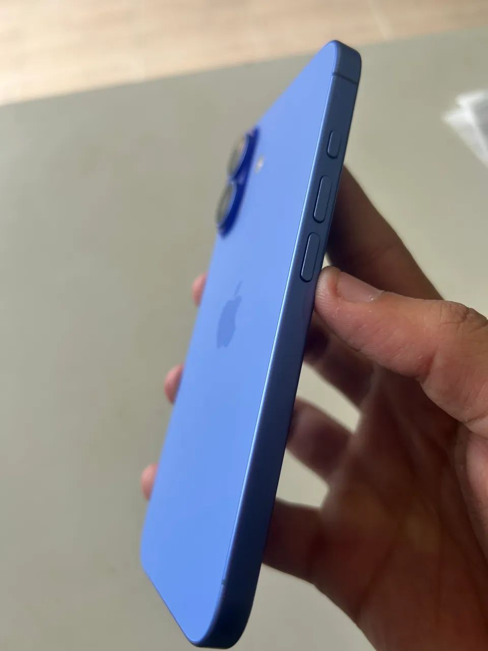 iPhone 16