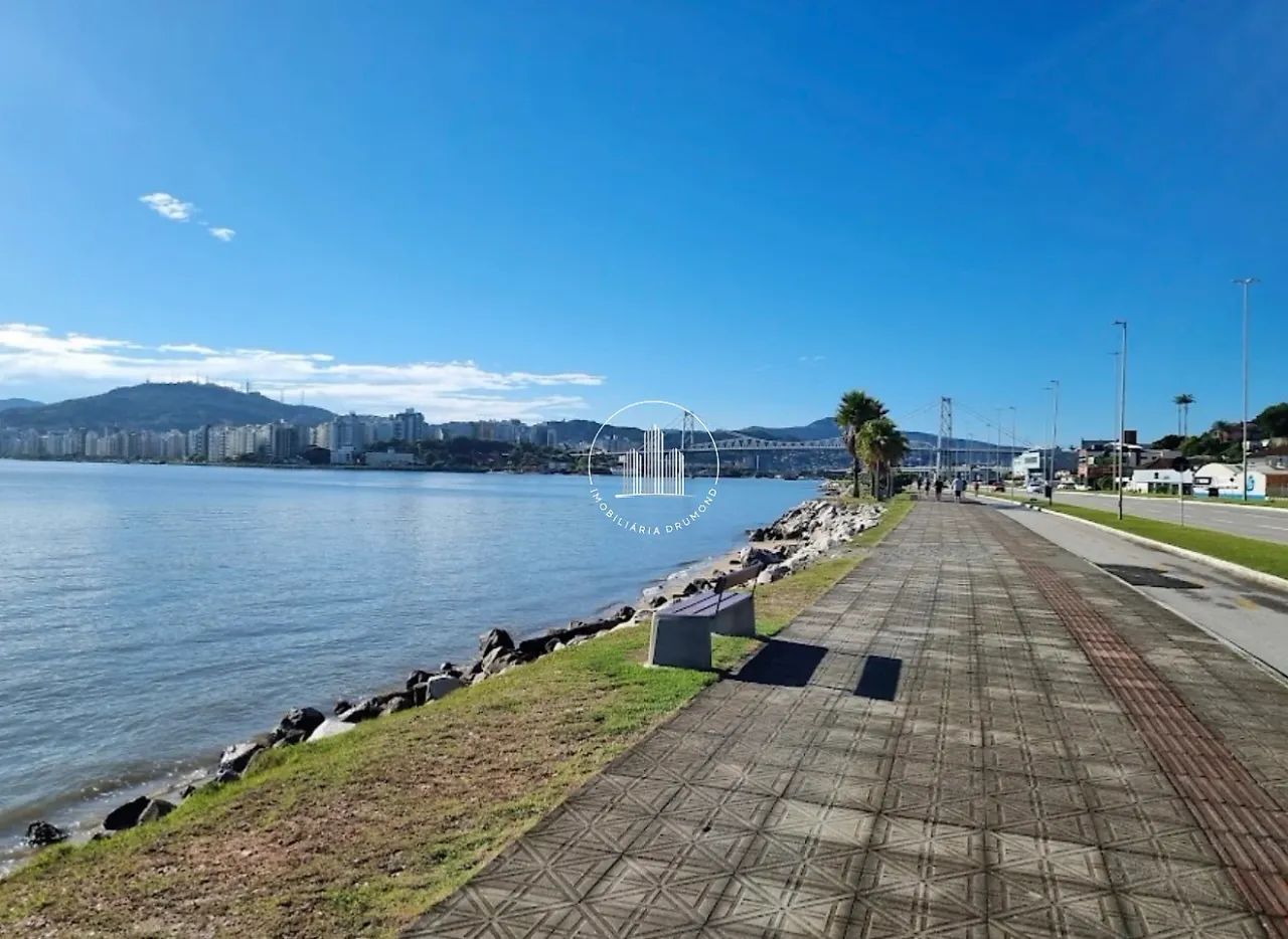 Casa em terreno de 300m2 estreito - BRN - Foto 5