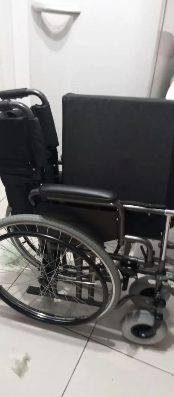 !! CADEIRA DE RODAS NUNCA USADA !! - Foto 3