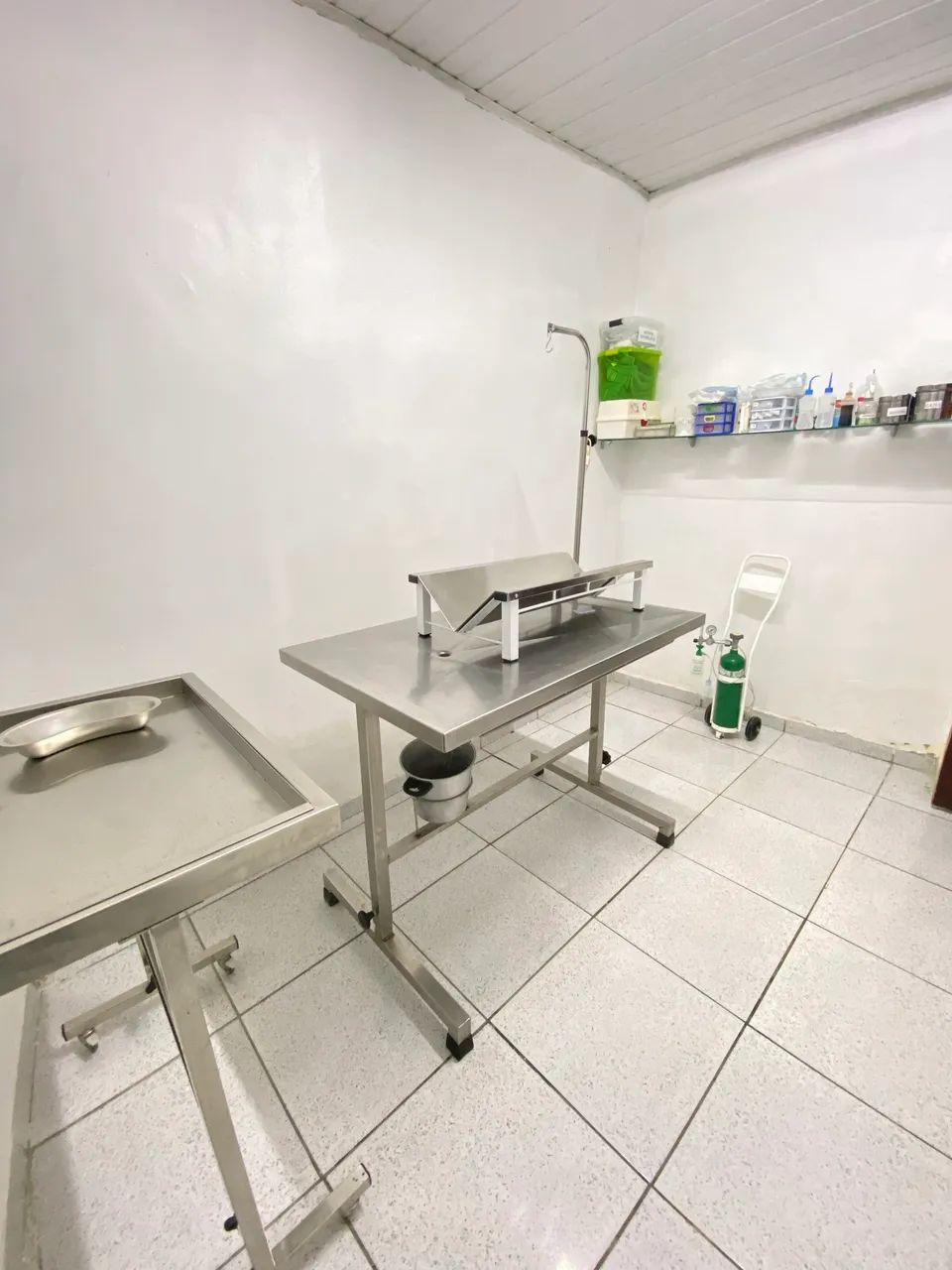 Vendo Clínica Veterinária completa em funcionamento- excelente localização  - Foto 5