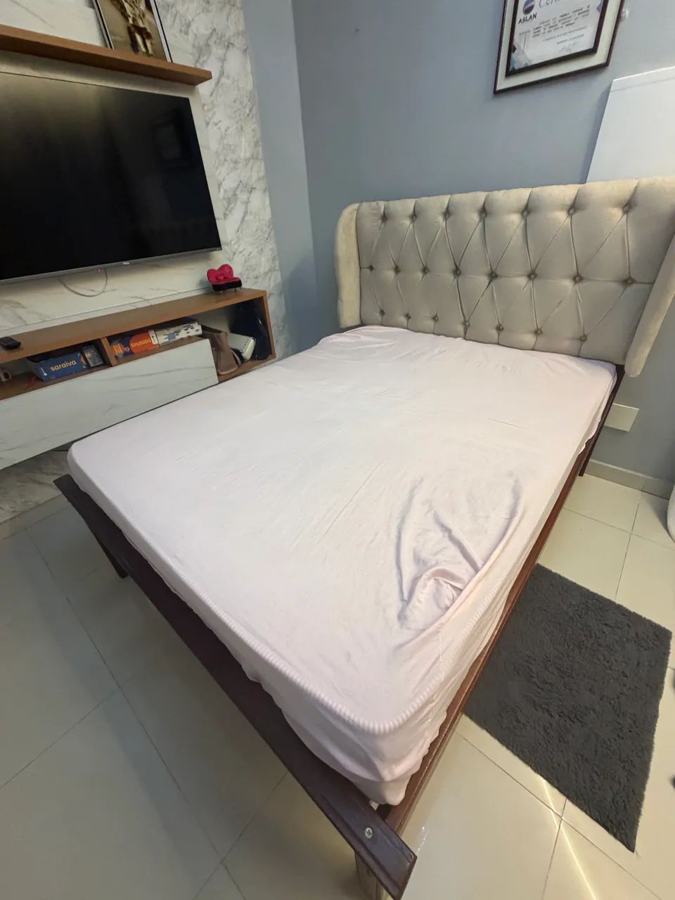 CAMA DE MADEIRA COM CABACEIRA E COLCHÃO  - Foto 4