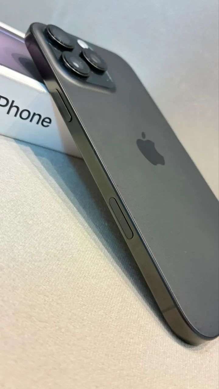 iPhone 16 Pro Max- Preto Titânio  - Foto 3