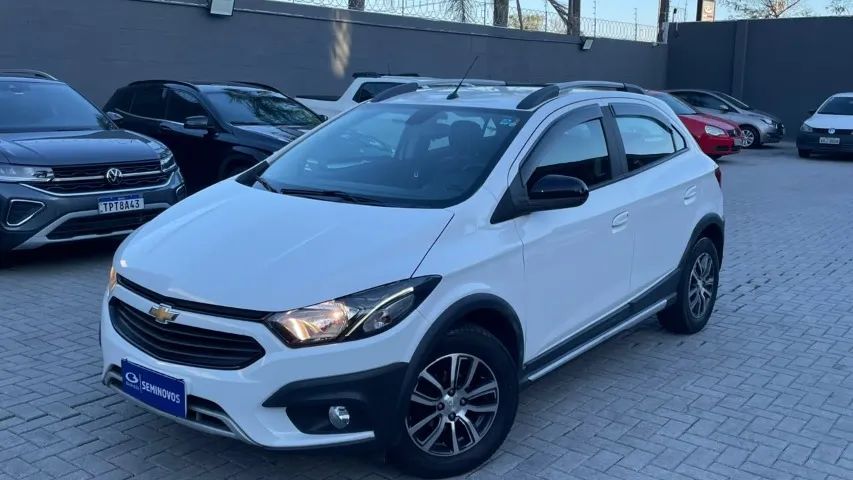 Chevrolet Onix Activ 1.4 8V Flex Mec. 4P 2018 - Foto 2