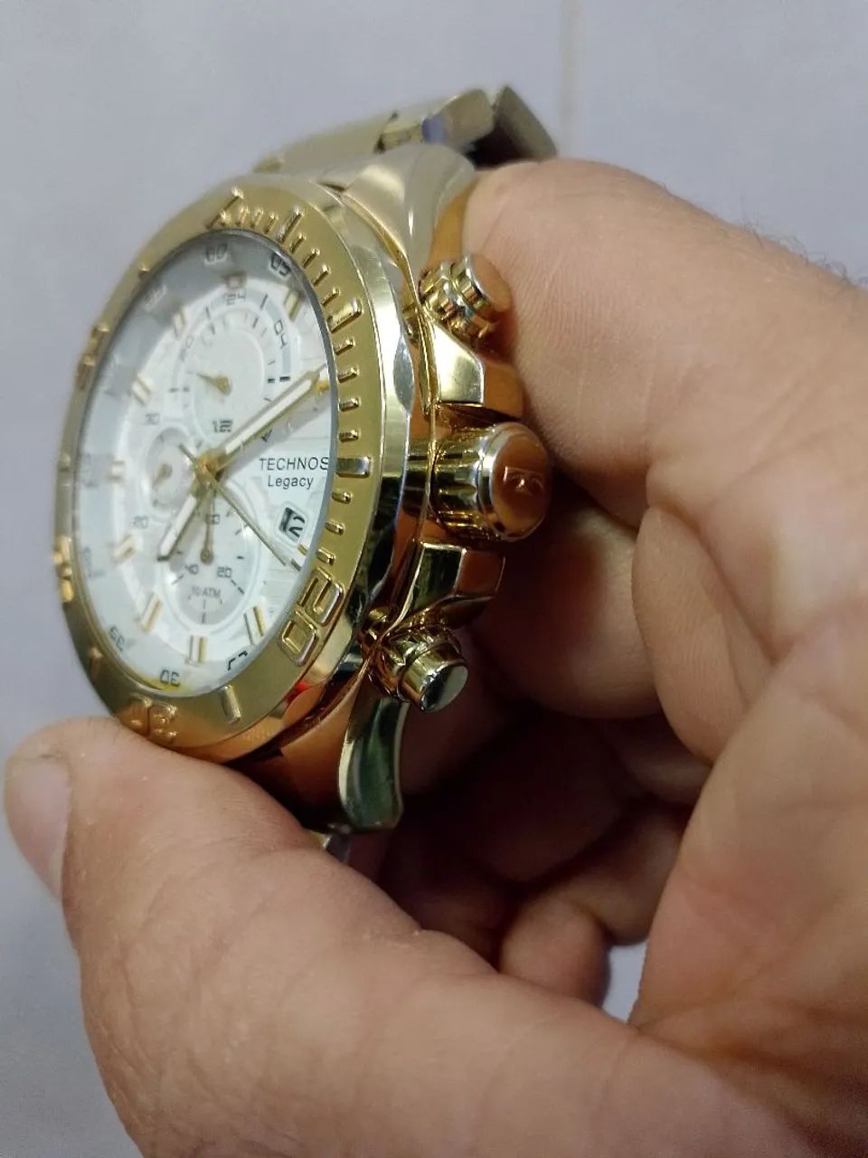 Relógio Masculino Analógico Dourado Robusto Cronógrafo Original  - Foto 2