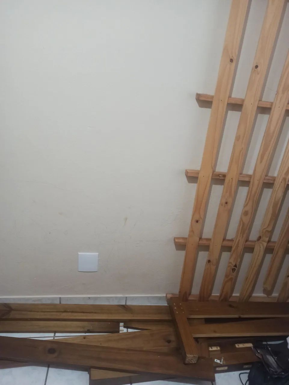 Cama de Solteiro Madeira Maciça com Grade  - Foto 3