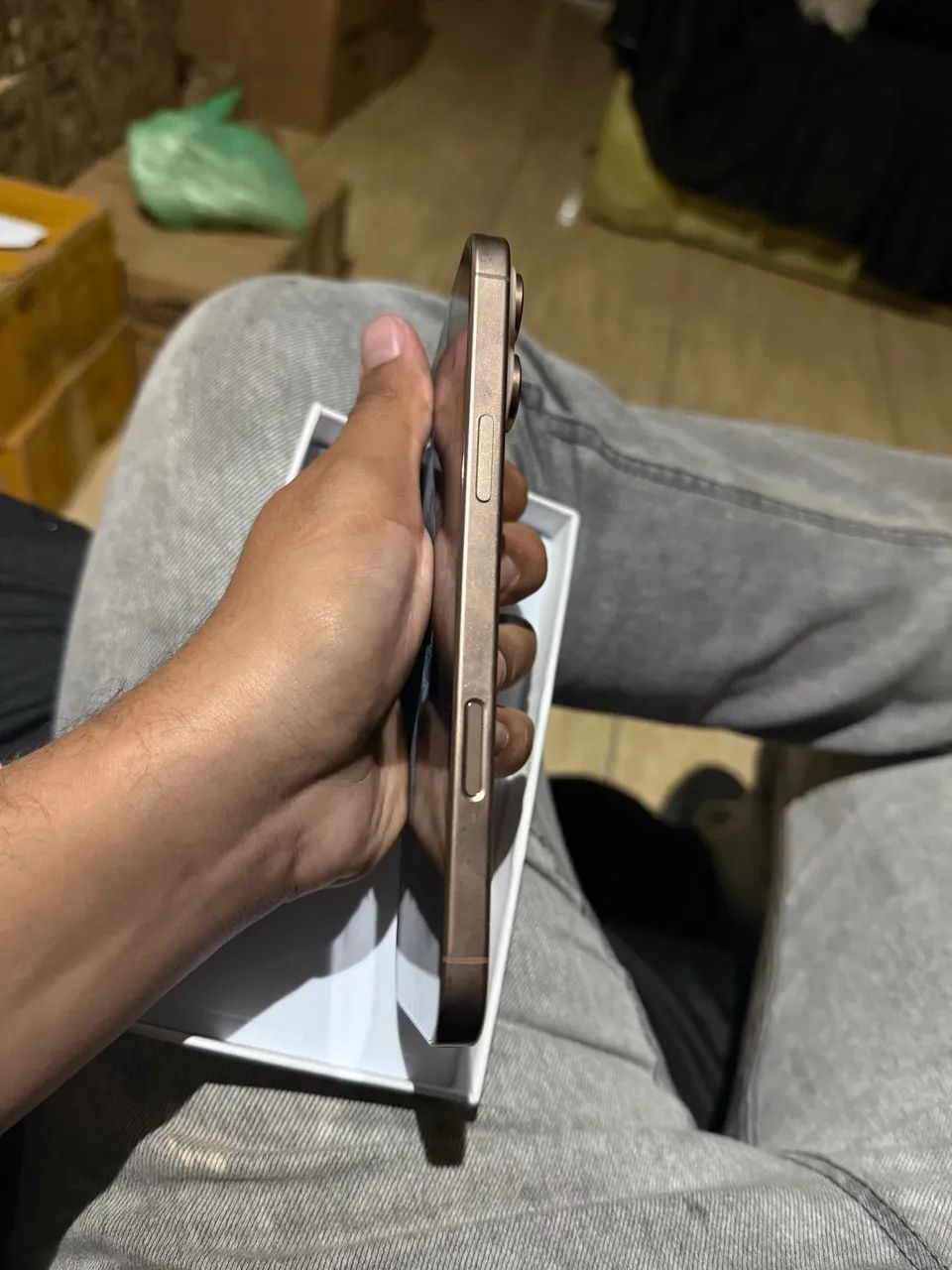 iPhone 16 pro Max desert  - Foto 2