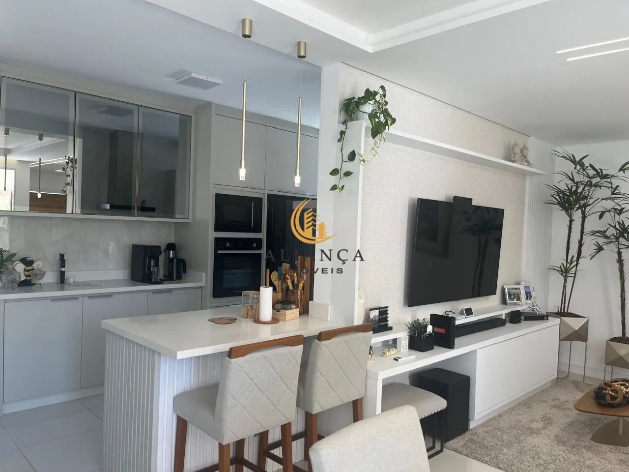 Casa com 3 dormitórios e quintal no Bom Abrigo - Foto 5