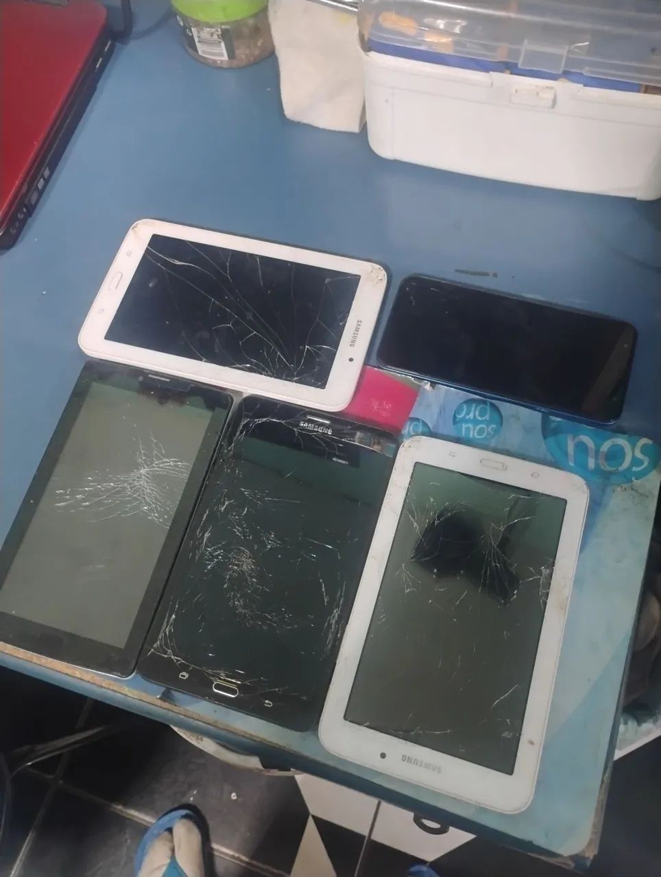 4 tablets e em celular.. quebrados