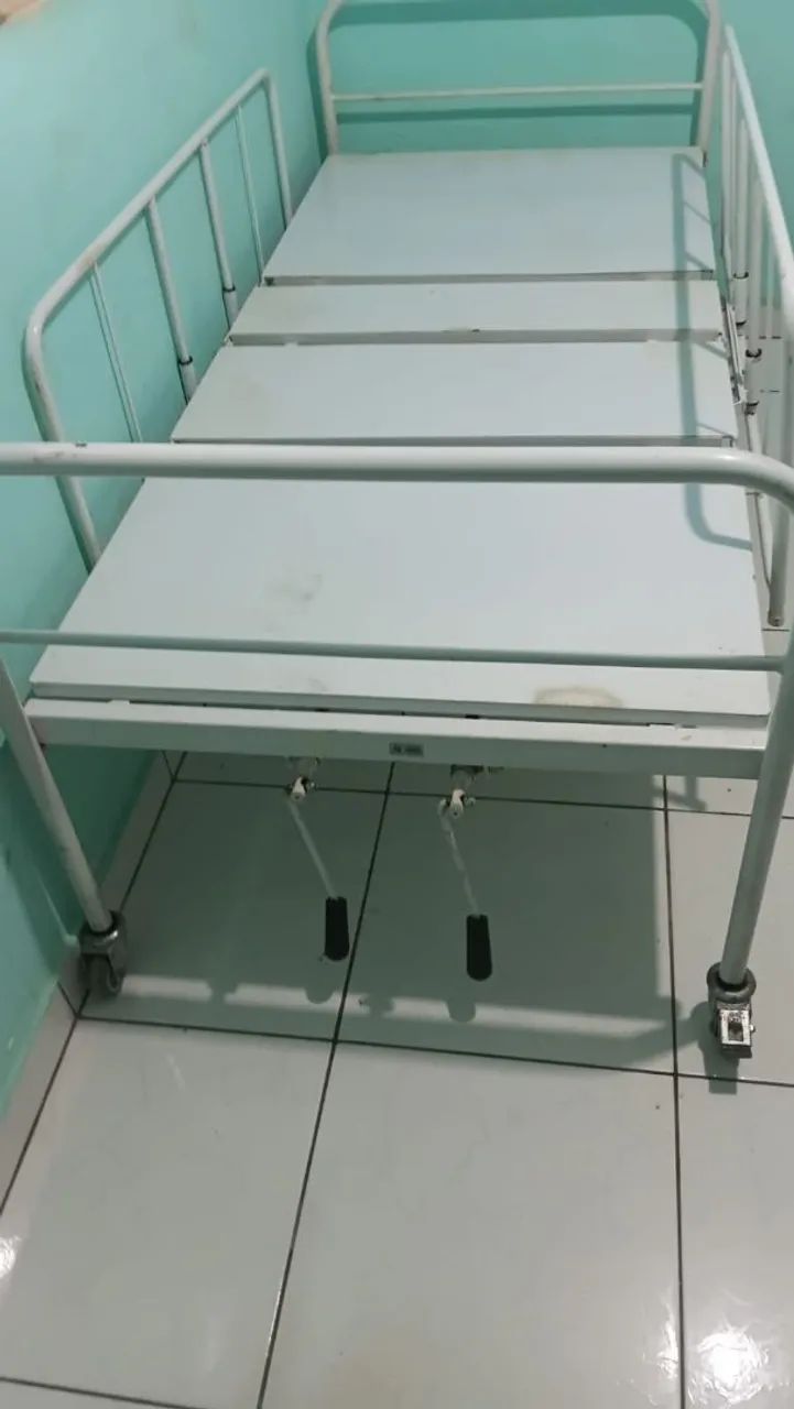 08Maca hospitalar articulada com colchão impermeável  - Foto 2