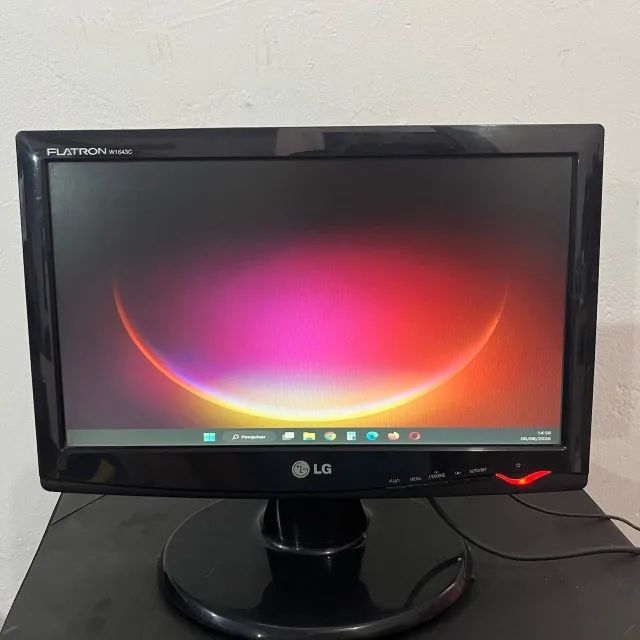 MONITOR - LG, modelo Flatron E1950, 15 pol
