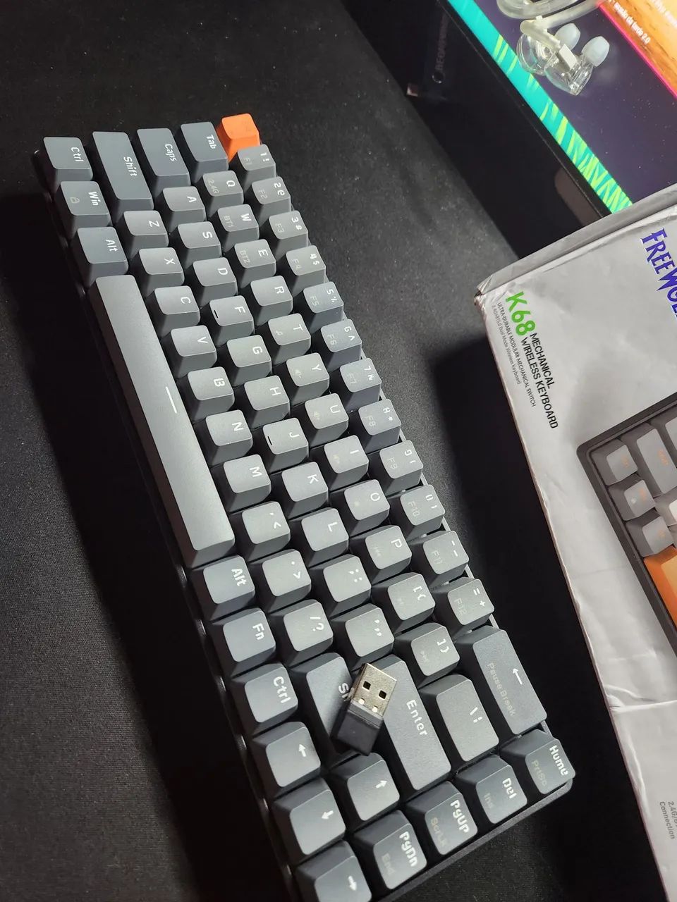 Teclado mecânico freewolf k68 usb/Bluetooth - Foto 4