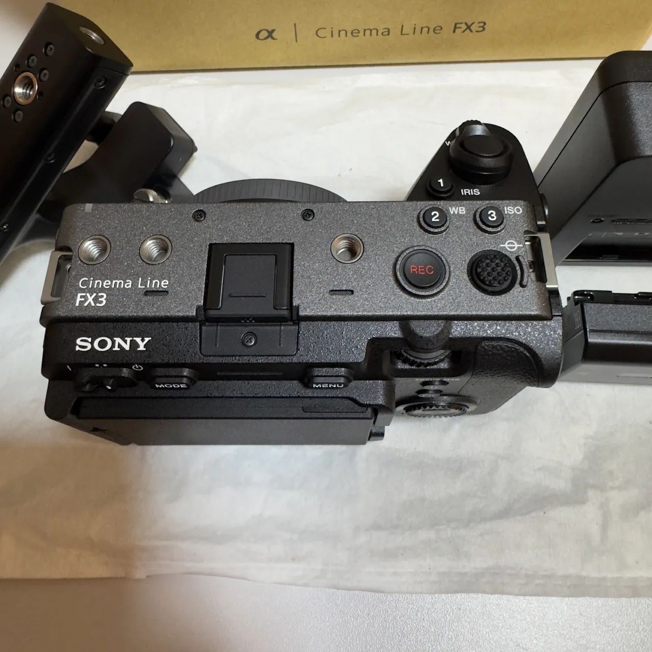 Câmera Sony FX3 Cinema Full-Frame com Alça Handle - Câmeras e