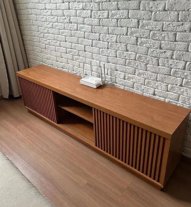 Rack Com Portas De Correr Ripadas 