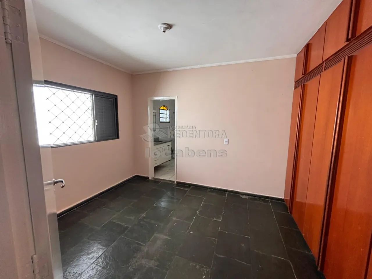 Otima oportunidade- Casa com 5 quartos